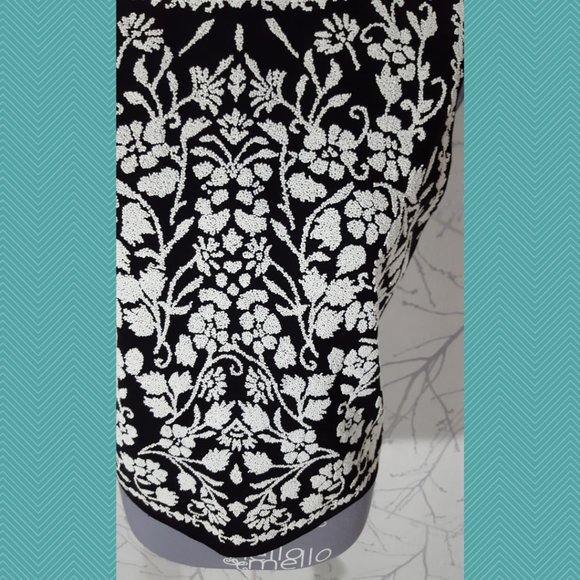 Proportion Petite Black Sleeveless Blouse w/ Floral 3D Rubber Design - Picture 2 of 5